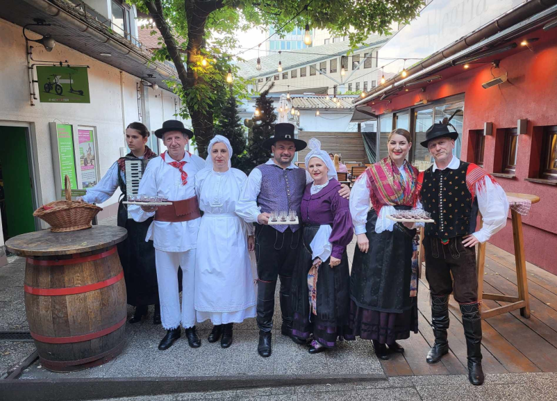 Tečaji folklore Ljubljana – kulturna tradicija, ki povezuje