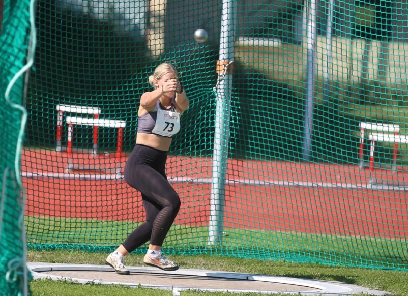 Razmišljate o vpisu v atletsko šolo?