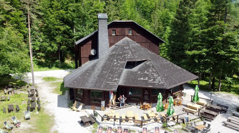 Doživetje narave in tradicije, Dom planincev Logarska dolina