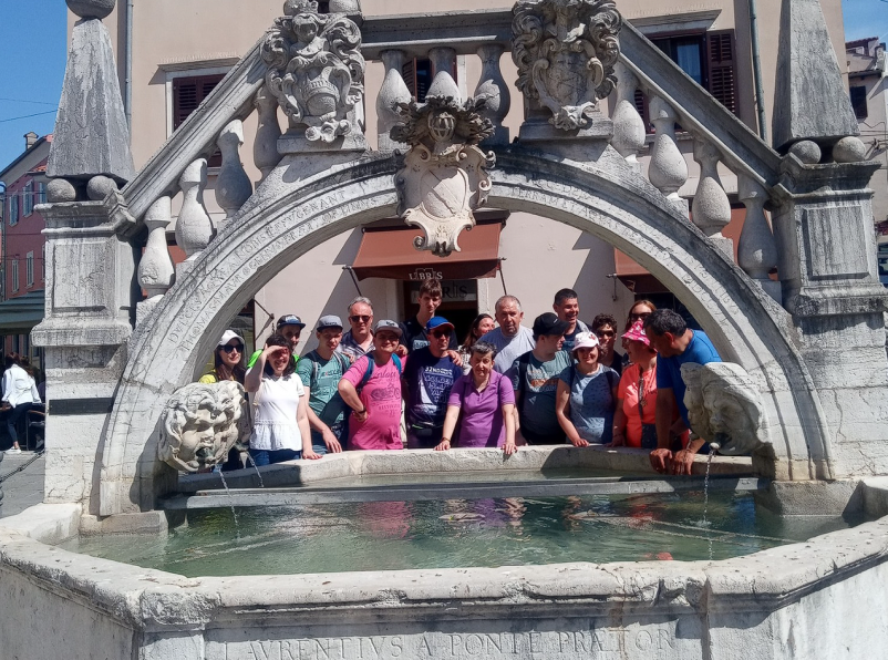 Varstveno delovni center Notranjska, kontaktirajte nas