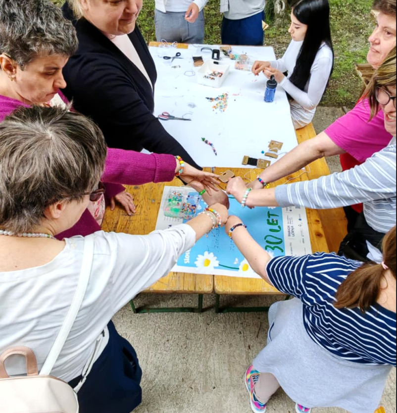   Bi radi izvedeli več o našem varstveno delovnem centru na Notranjskem?