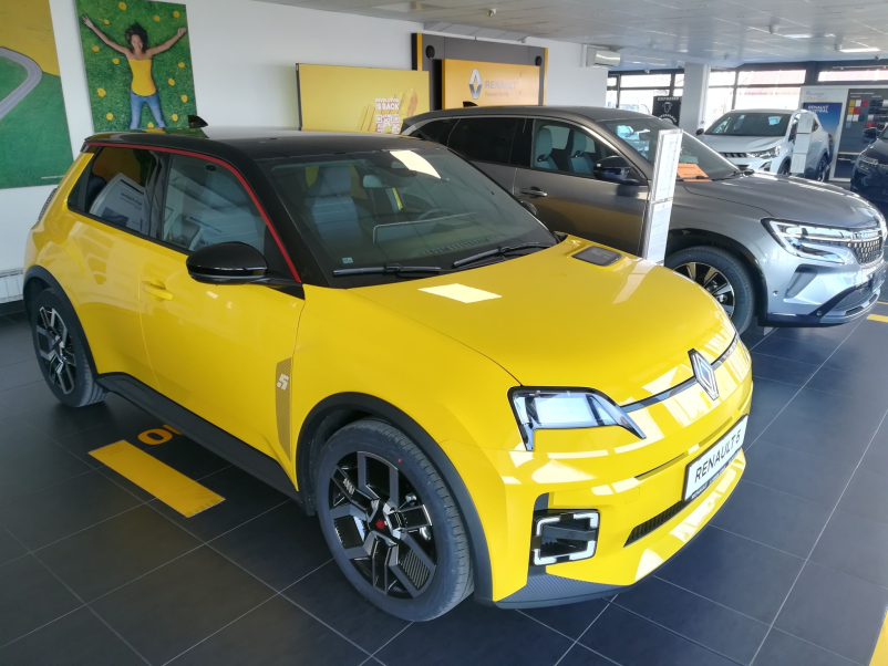 Pripeljite vaš avto na servis, vzdrževanje in tehnični pregledi vozil k nam v Ormož