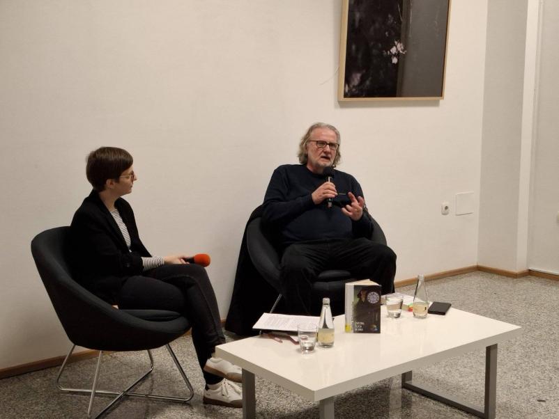 Naša knjižnica nudi bogat spekter za izposojo knjig in CD-jev