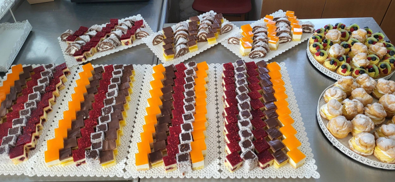 Domače torte, piškoti in pecivo izpod rok Simone Šimenko