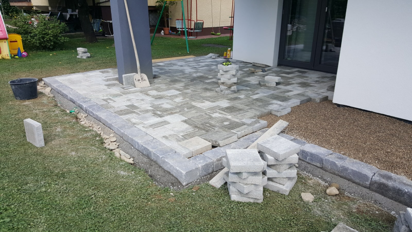 Profesionalno asfaltiranje in tlakovanje dvorišč po Sloveniji