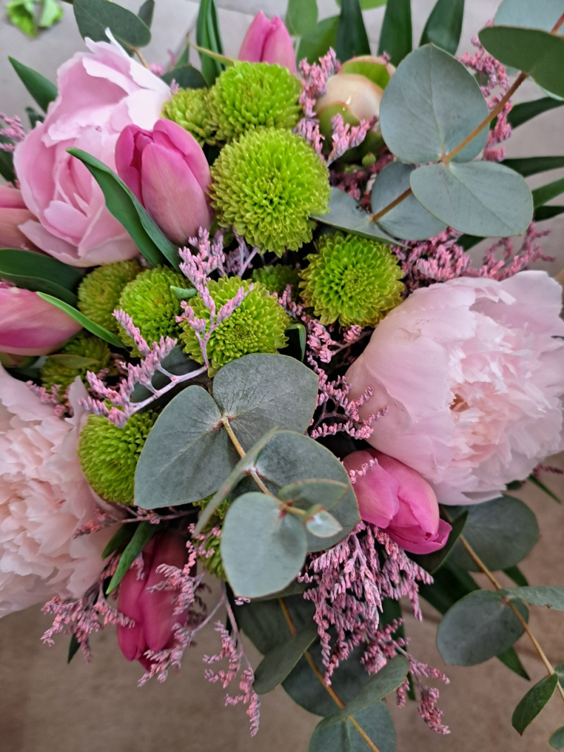 Široka top ponudba v cvetličarni v Slovenj Gradcu