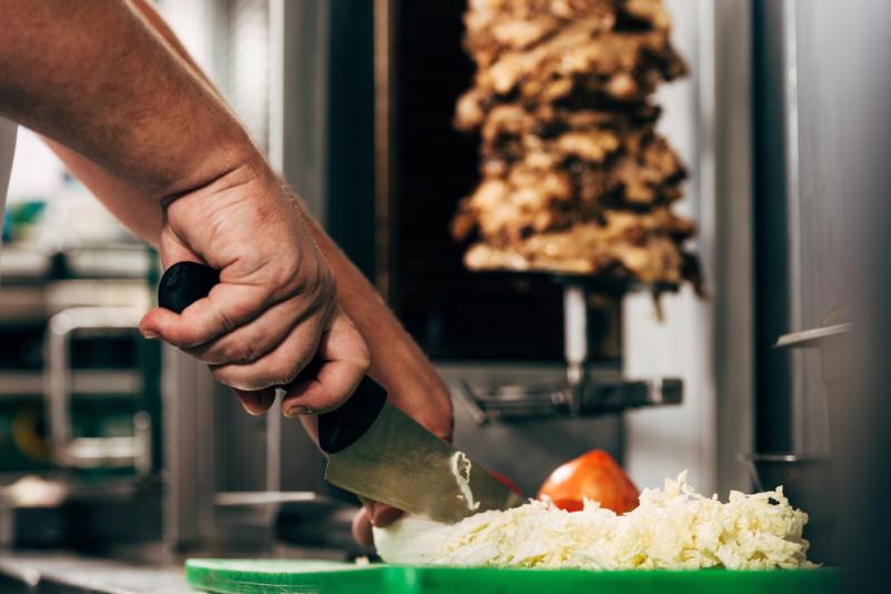 Cheeseburger in hamburger, užitek v najboljši okrepčevalnici Ptuj