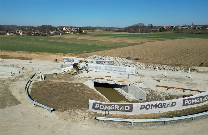 Obnova vozišč in objektov s področja nizkih gradenj