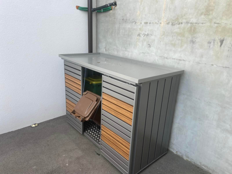 Izdelava kovinskih smetnjakov na Dolenjskem, Slovenija