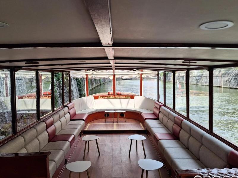 Praznovanja in team building na ladjici Ljubljana