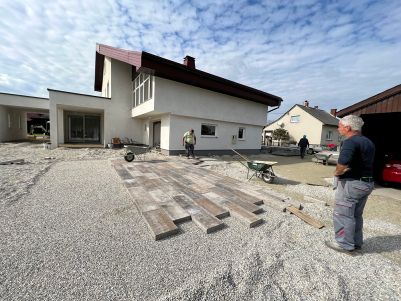 Tlakovanje dvorišča Prekmurje