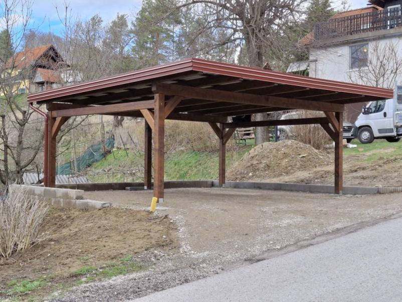 Izdelava lesenih nadstreškov za vozila