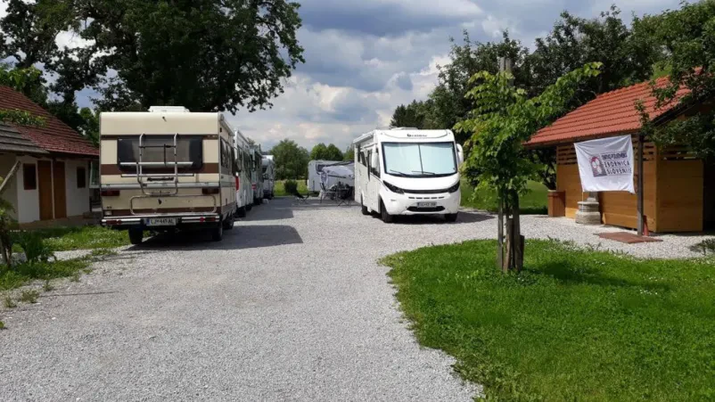 Postajališče za avtodome Vinica, Bela krajina