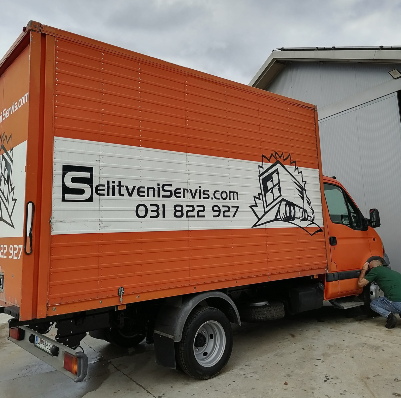 Selitveni servis Ljubljana za prevoz pohištva in opreme
