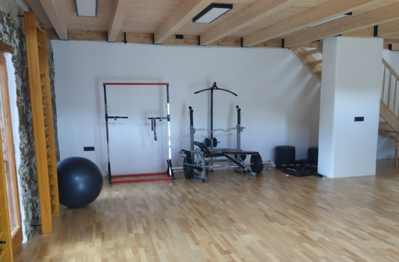 Telovadnica z individualnimi in skupinskimi vadbami, obiščite dober fitnes pr' Špan Dolenja vas