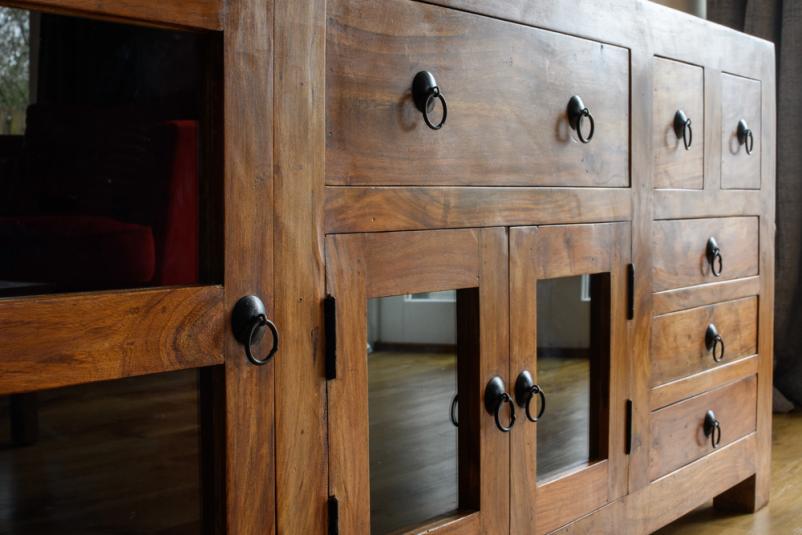 Po naročilu narejeni masivni kosi Slovenija