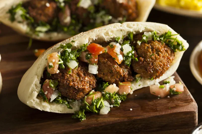 Falafel, kebab in burgerji v centru Ljubljane