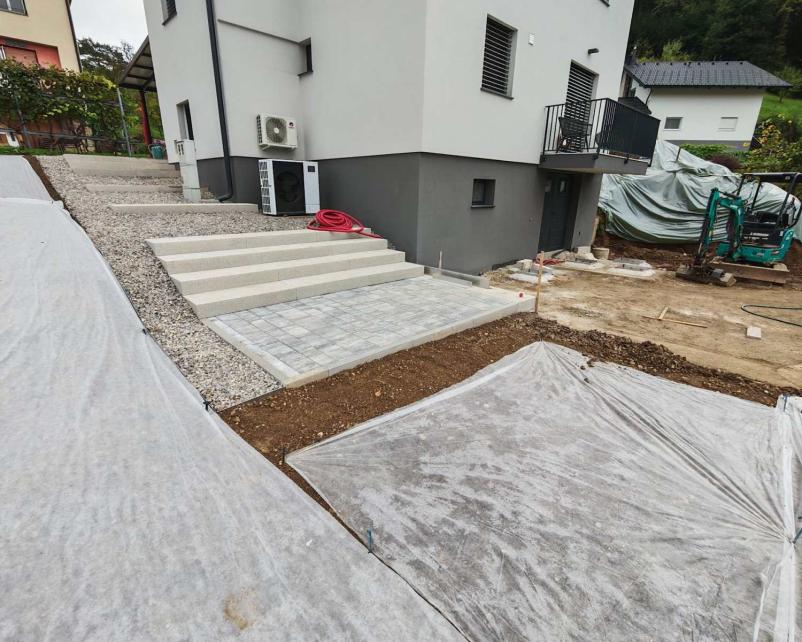 Dober gradbenik Mirna Peč, Dolenjska