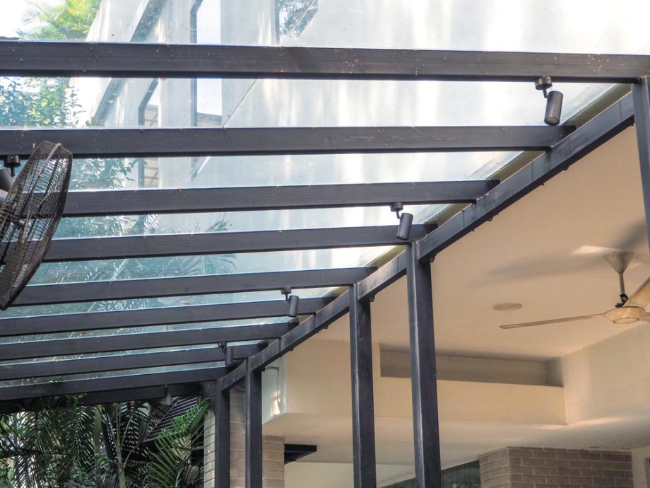 Zakaj ljudje potrebujejo trajne rešitve za zaščito dvorišča?