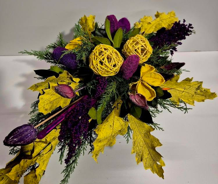 Na območju Savinjske imamo več cvetličarn, kjer vam lahko pripravimo nagrobne aranžmaje