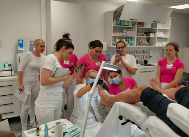 Profesionalni izdelki za depilacijo, vabljeni