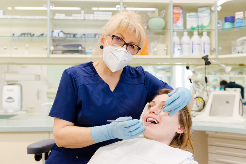 Zakaj izbrati prav našo zasebno zobno ordinacijo v Zasavju? 