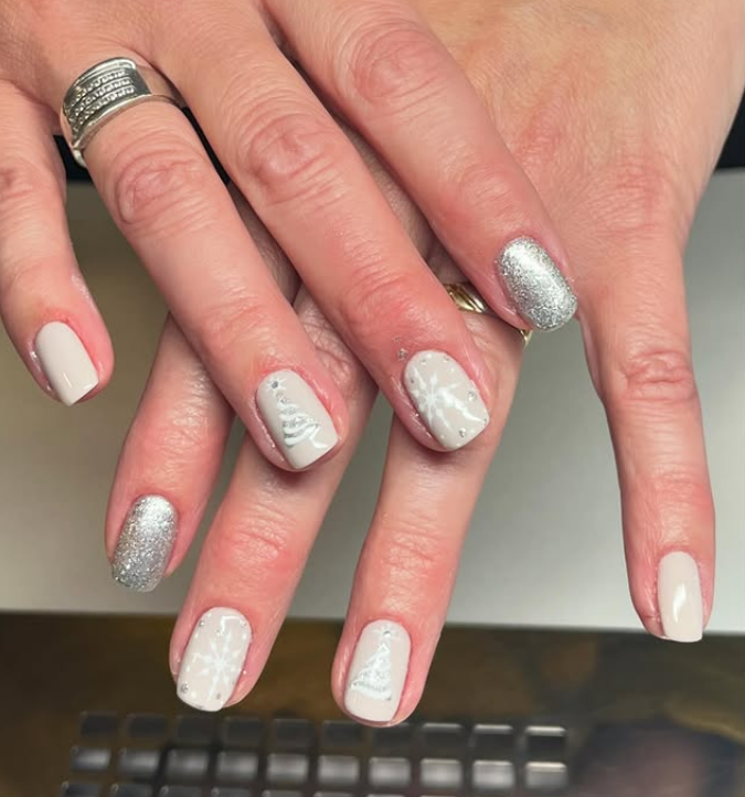 Oblikovanje, podaljševanje nohtov Kranj