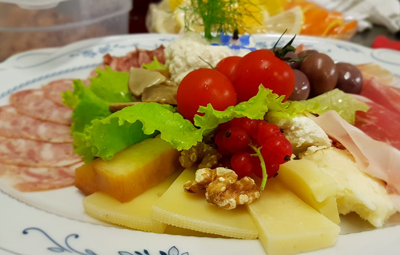 Domača slovenska gostilna Bohinj, vabljeni