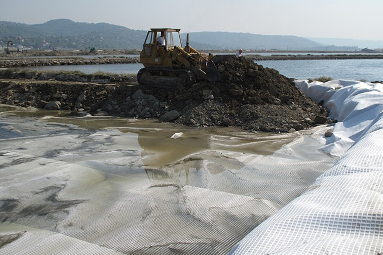 Bentonitne membrane – tesnjenje in zaščita infrastrukture