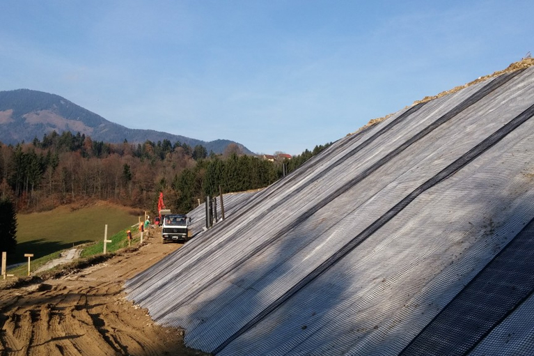 Geosintetični materiali za kompleksne gradbene projekte