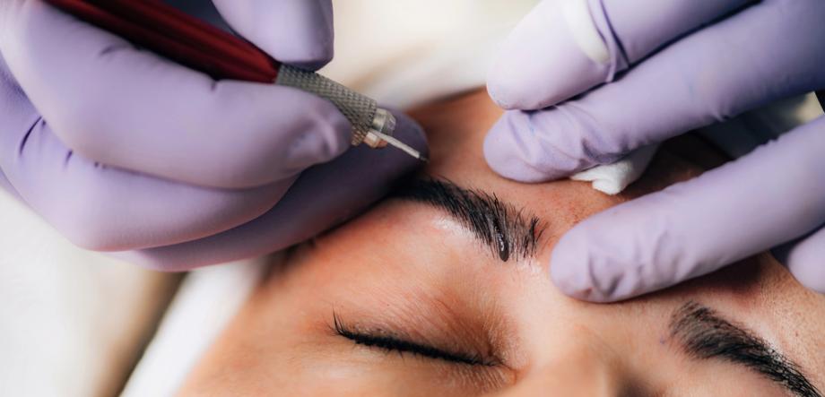 Microblading povrne simetrijo obraza in zagotovi urejen videz v vsakem trenutku