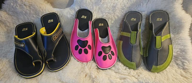 Ročno izdelani usnjeni copati