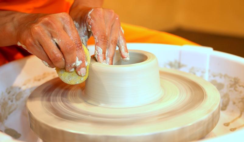 Ustvarjalni teambuilding z glino Maribor