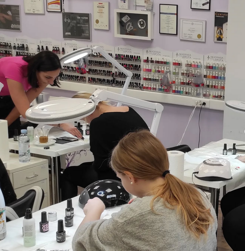 Tečaj oblikovanja nohtov Savinjska