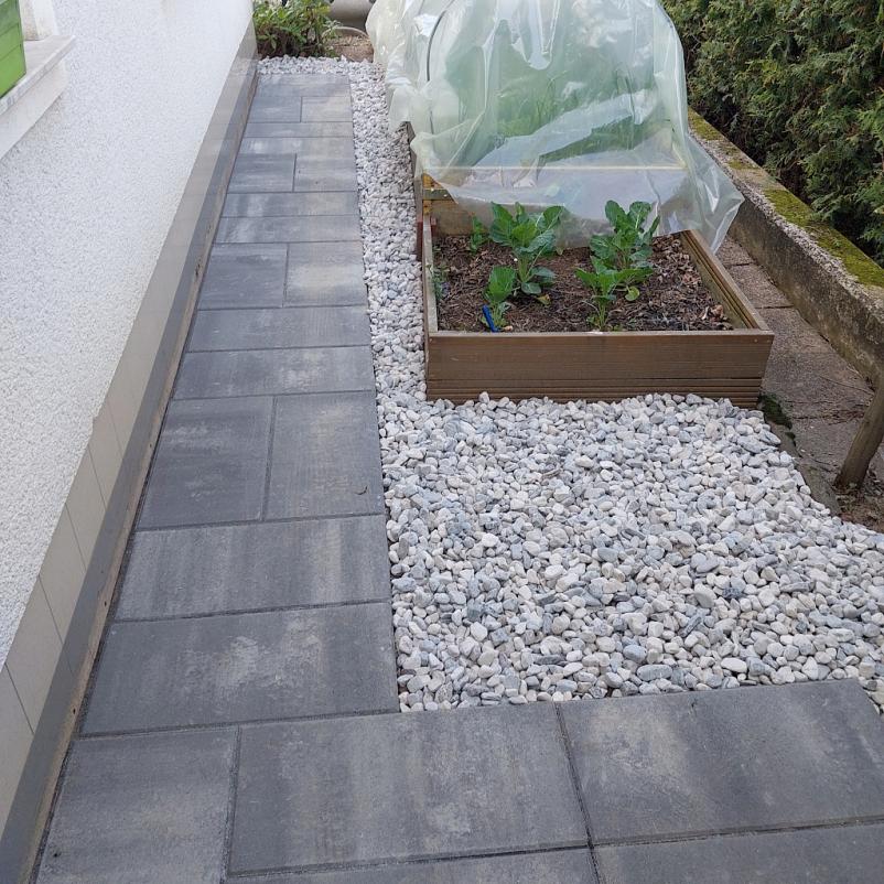 Tlakovanje dvorišča Osrednja Slovenija