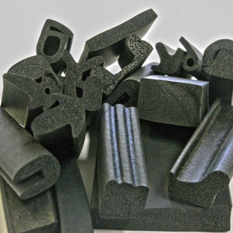 Prilagojen CNC razrez za promocijske materiale Slovenija