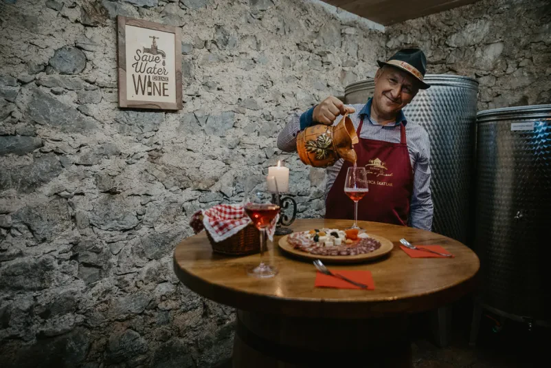 Degustacije vin in nočitve v zidanici Dolenjska