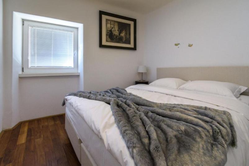 Rent an apartment in centre of Piran