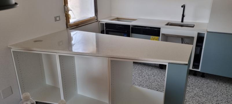 Kuhinjski pulti po naročilu