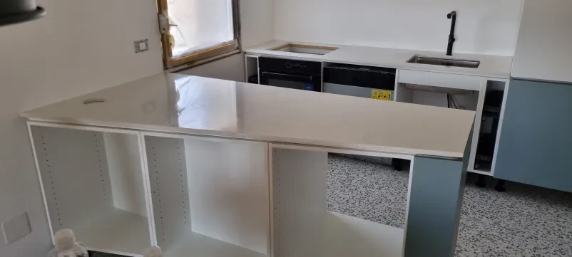 Kuhinjski pulti po naročilu