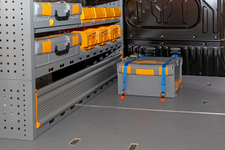 Predelava vozil, mobilna delavnica za uspešno delo na terenu