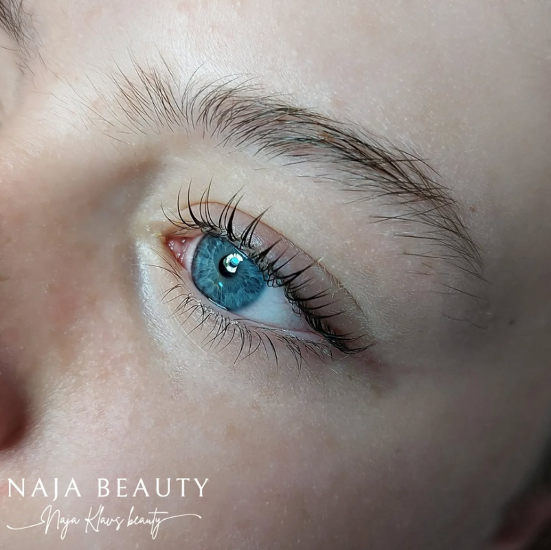 Oblikovanje trepalnic Grosuplje