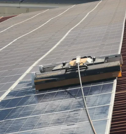 Profesionalno čiščenje sončne elektrarne, steklenih streh Slovenija