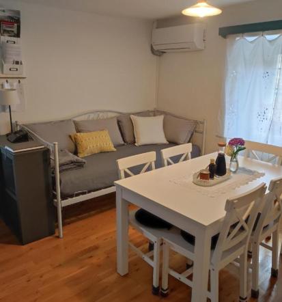 Ugoden apartma Dutovlje