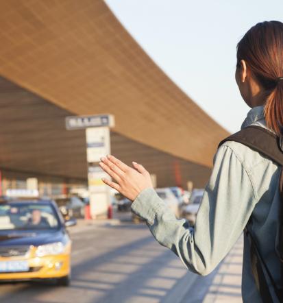 mednarodni taxi prevoz z letališča