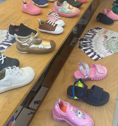 Kvalitetna otroška obutev Podravska z dodatki za vsakdanji stil