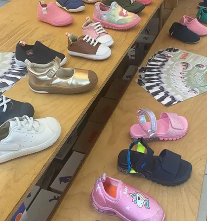 Kvalitetna otroška obutev Podravska z dodatki za vsakdanji stil