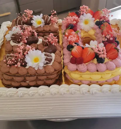 Poročna in slavnostna torta po naročilu Štajerska brez umetnih dodatkov
