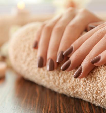 Gelish in gel manikura, dolgotrajno lepi nohti v Kranju in okolici