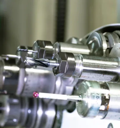 Natančno CNC struženje kovin na Koroškem za industrijske potrebe